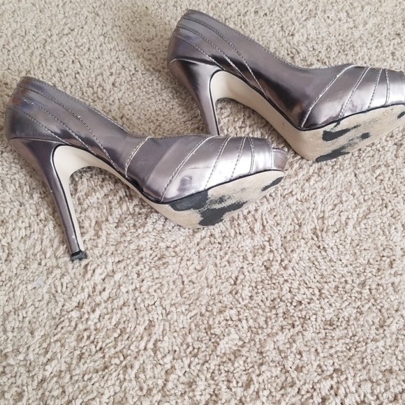 Shoes - Picture 4 of 4